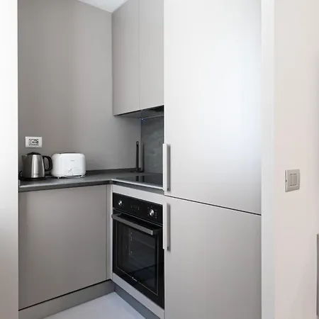 Italianway Comfort - Maderno 4 * Milán
